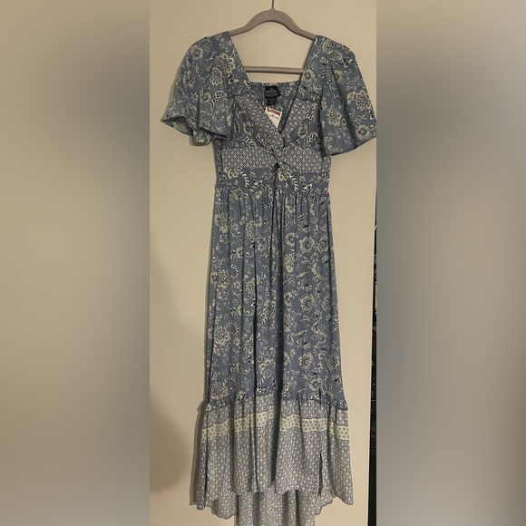 Angie Dresses & Skirts - NEW Angie short sleeved blue paisley maxi dress